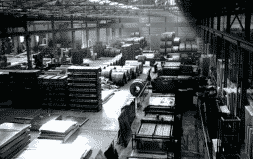 <p>1975</p>L’entreprise développe une activité de précadres métalliques, complémentaire à la fabrication des huisseries métalliques.